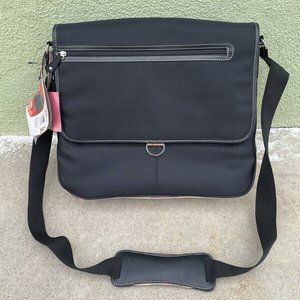 Targus Prism Ladies Messenger Bag Carry Laptop Case 15” TLM007US Pink Plaid NEW